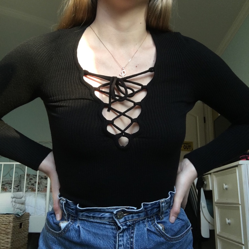 URBAN OUTFITTERS SIZE M Lace-Up Black Top